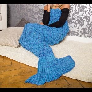 Blue scale mermaid blanket
